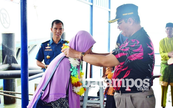 Wisman Rayakan Ultah Pernikahan di Karimun