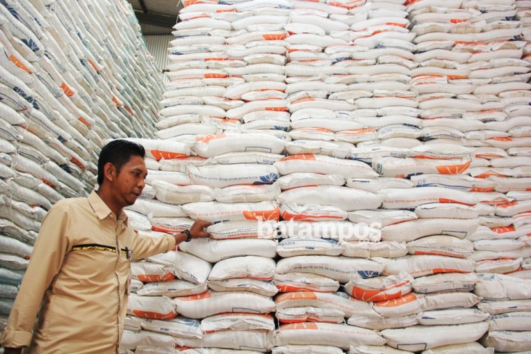 Bulog : Masyarakat Bisa Beli Beras di 76 Titik Rumah Pangan