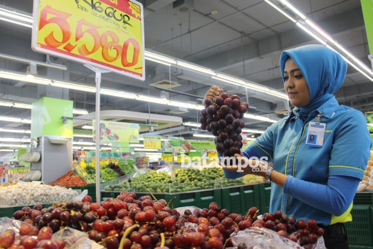 Anggur Red Globe Rp 55.800 per Kilogram, Hemat Rp 4.100