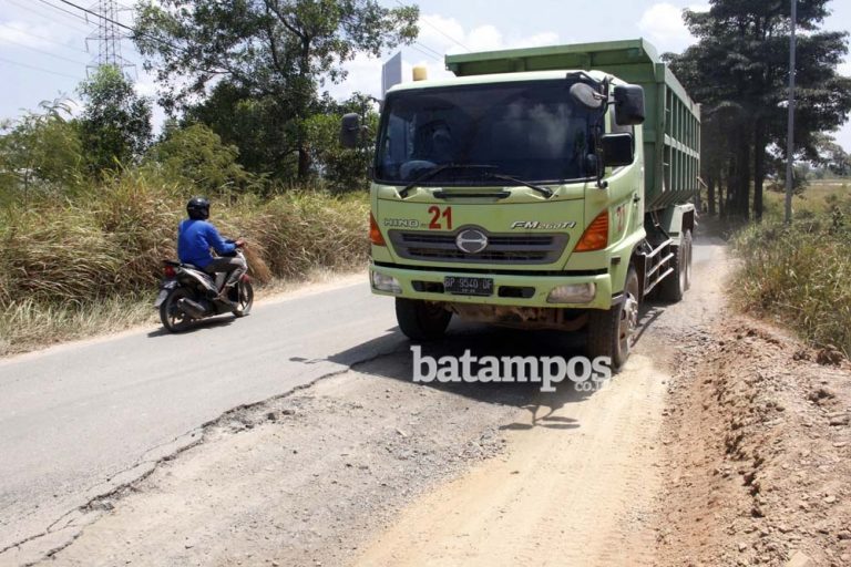 Perbaikan Jalan Marina Tanggungjawab Pemilik Truk Tanah
