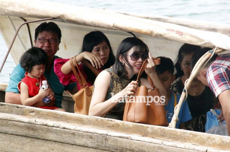 Imlek, Pelabuhan Rakyat pun Padat