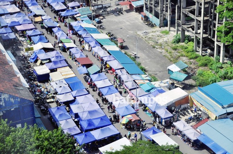 Belum Ada Solusi, Pedagang Pakaian Bekas Sulit Dipindah