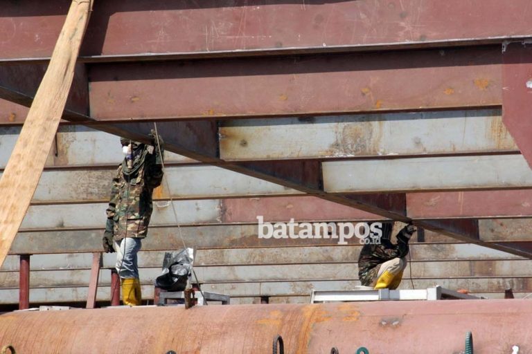 Rebutan Lahan Galangan Kapal, Dua Kelompok Massa Berkumpul