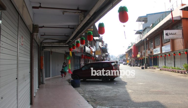 Kawasan Bisnis Sepi, Mal Diserbu