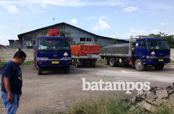 DLH Segera Cek Tiga Truk Muatan Limbah B3