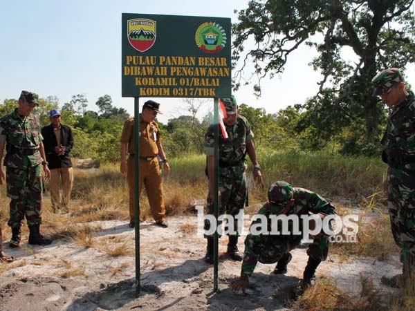 Kodim 0317 Pasang 250 Plang Pengawasan Pulau