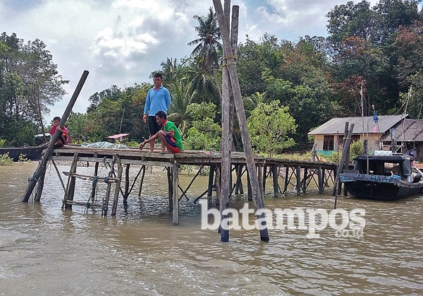 Suku Asli Waseng Belum Nikmati Listrik