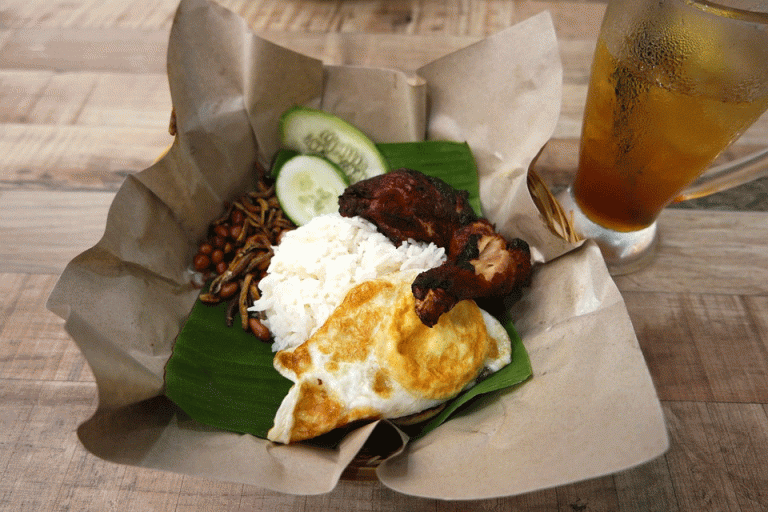 Harga Daging Ayam Naik, Pemilik Warung Nasi Bingung Matok Harga
