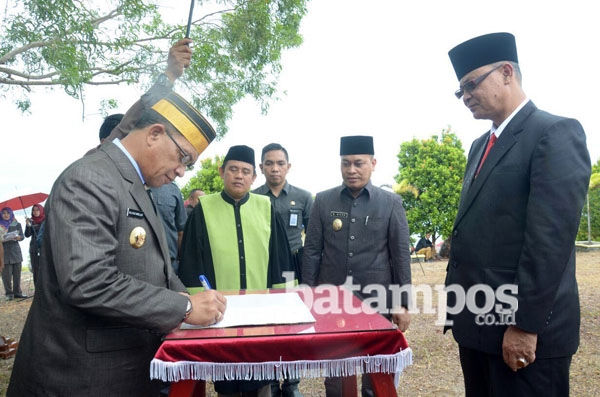 Juramadi Esram Jabat Sekda Lingga
