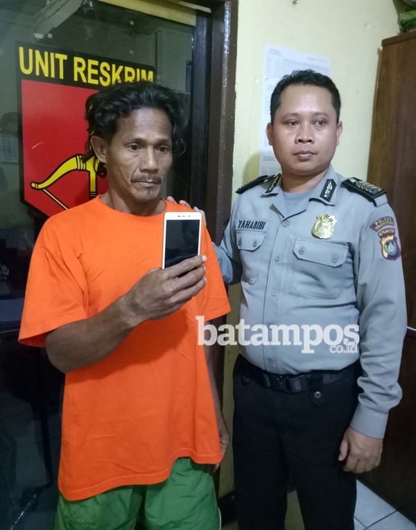 Curi Hape Buat Pesta Miras