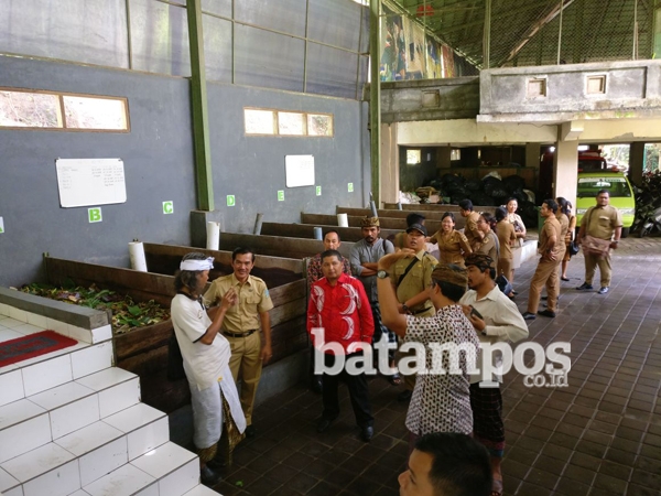 Pemkab Belajar Kelola Sampah ke Bali