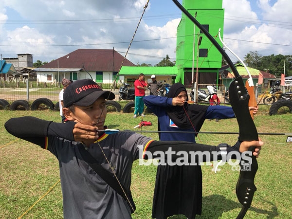 Remaja Lingga Gemari Panahan