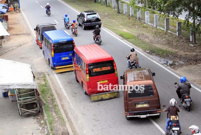 Pertegas Aturan Angkot