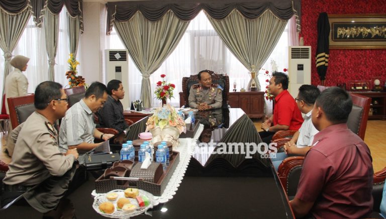 Kapolda Kepri Meminta Batam Pos Berperan Aktif Menjaga Kamtibmas
