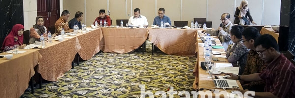 Dewan Minta Tarif Listrik Lebih Murah dari Batam