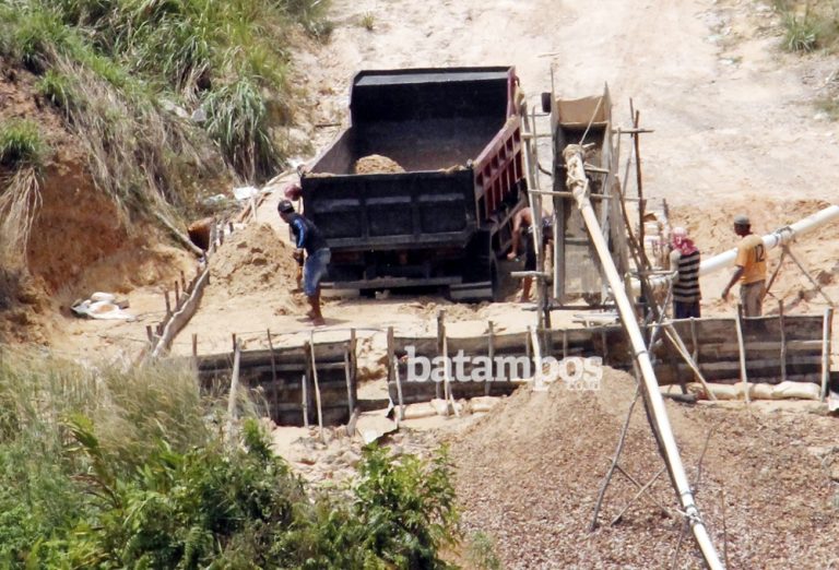 20 Orang Penambang Pasir Ditangkap