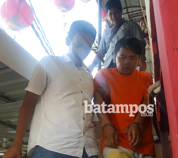 Gelapkan Uang untuk Main Judi Online