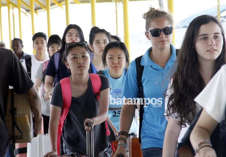 Masuk Indonesia, WNA Wajib Jalani Isolasi Mandiri