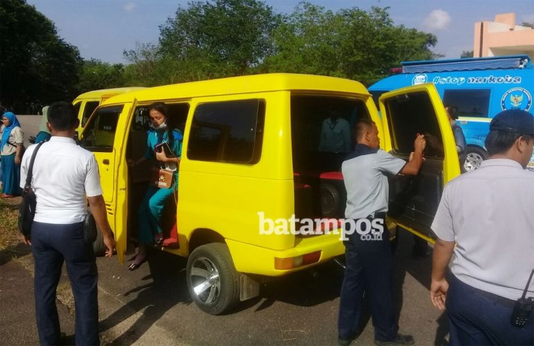 Masyarakat Resah, Angkot Berkaca Gelap Kembali Menjamur di Batuaji dan Sagulung