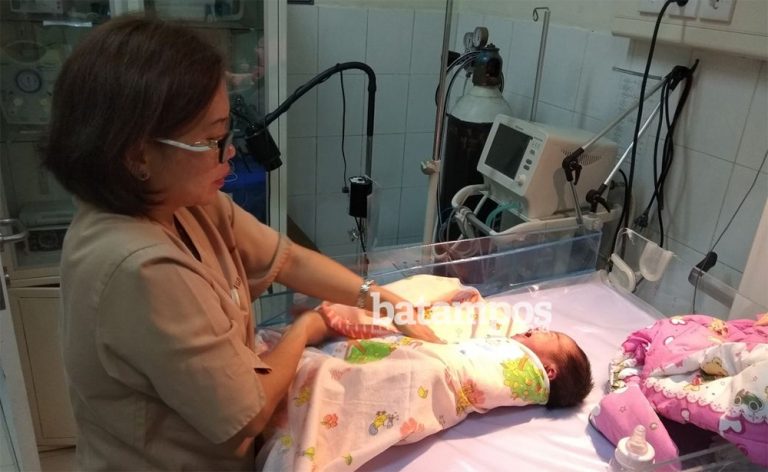 Bayi Umur 2 Hari Ditemukan Tergeletak di Teras Rumah Warga Seipelunggut