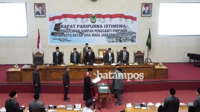 Helmy Hemilton Resmi Jabat Wakil Ketua III DPRD Batam