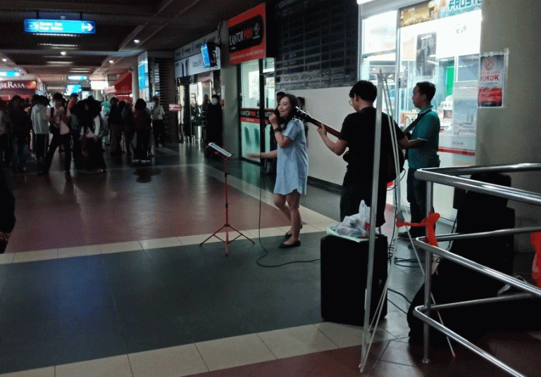 Tak Jemu Menunggumu di Hang Nadim