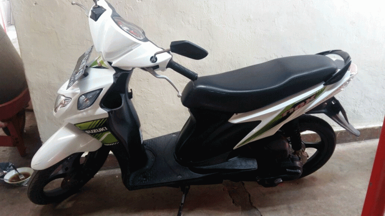 Curi Motor Lengkap beserta STNK dan BPKP plus Helm