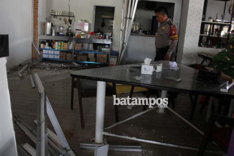 Interior Universe Cafe Rusak, belum Diketahui Sebabnya