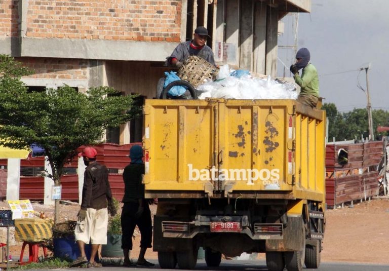 Lebaran, Satgas Kebersihan Batam Tetap Bekerja