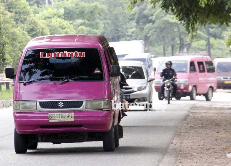 Angkutan Umum masih Banyak Berkaca Gelap