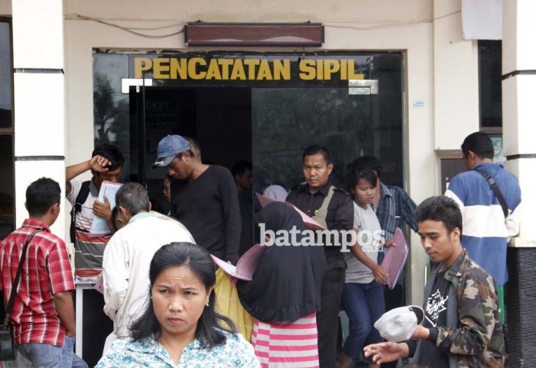 Pengurusan Akta Lahir Terhambat e-KTP