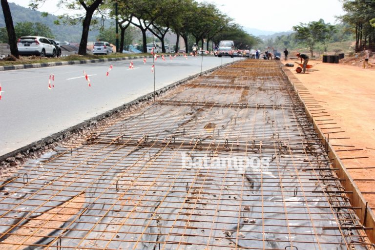 Pelebaran Jalan Depan Edukits Sudah 35 Persen