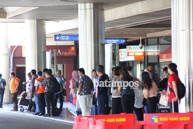 Intimidasi Penumpang, Pengendara Taksi Terancam di Skors