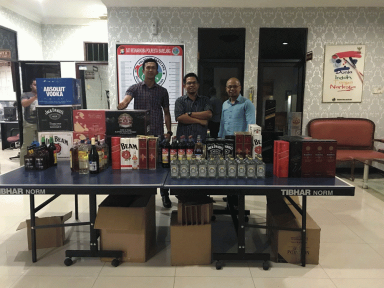 Polisi Sita 228 Botol Mikol Tak Berizin