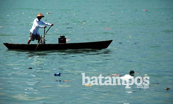 Laut Tanjungpinang Banyak Sampah