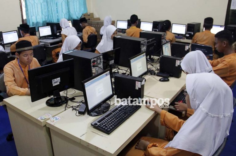 200 Komputer untuk UNBK, Disebar di 25 SMP yang sebelumnya UN Kertas