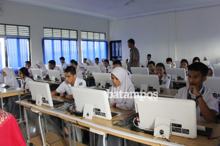 Keterbatasan Peralatan, UNBK di Batam Minim