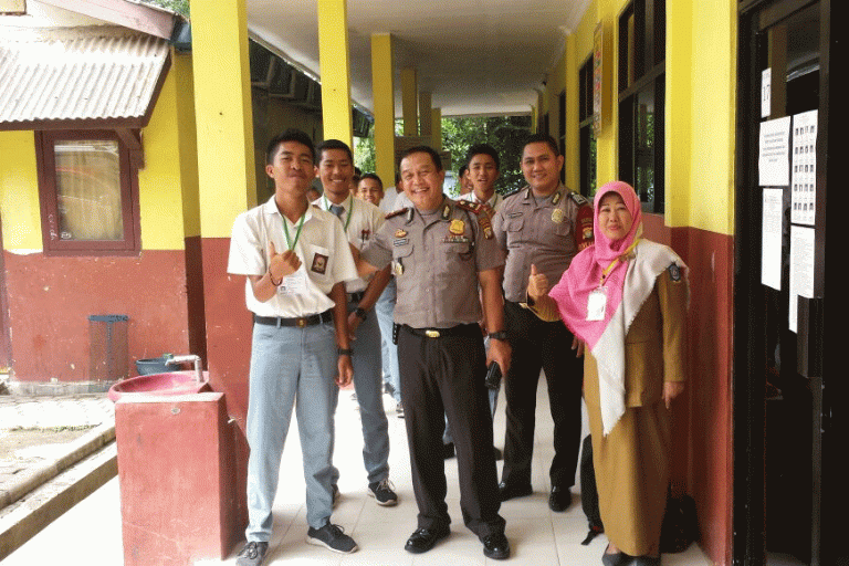 Kapolsek Sekupang Amankan Ujian Nasional di Wilayah Hukumnya