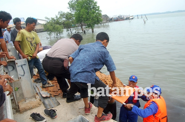 Dihantam Tali, Kru Kapal Cumi Tewas