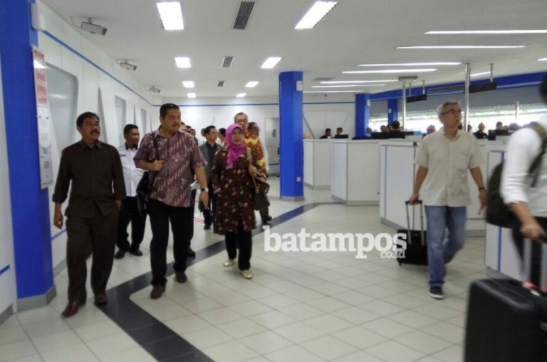 Pelabuhan Batamcenter Tambah Konter Imigrasi
