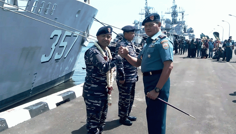 KRI Bung Tomo-357 dan KRI John Lie-358 Perkuat Koarmabar