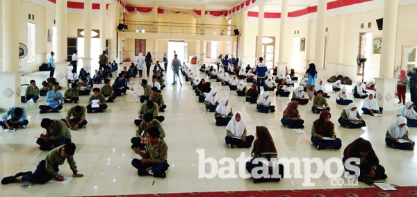 Jelang UN, Siswa Wajib Tambah Jam Belajar