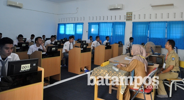 UNBK SMKN I Molor Dua Jam