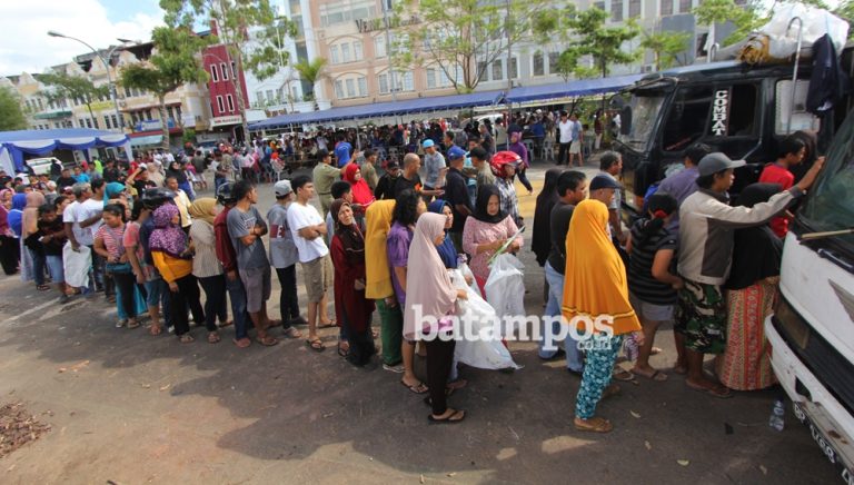 Pemko Batam Bagikan 6 Ribu Paket Sembako Murah