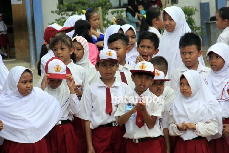 Lurah Minta Siswa Terdekat Harus Tertampung