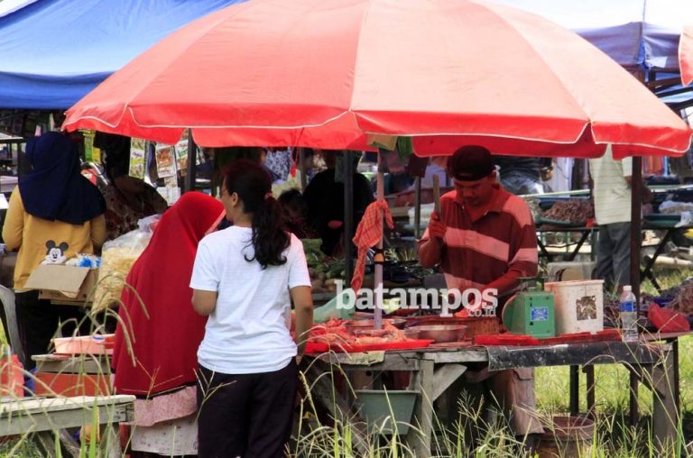 Pasar Kaget Tetap Beraktivitas