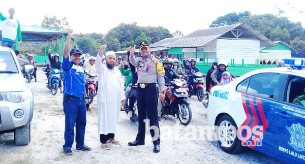 May Day, Buruh Pilih Rekreasi di Pantai