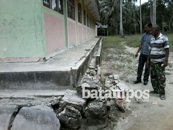 Gedung SMPN 01 Ungar Perlu Perbaikan