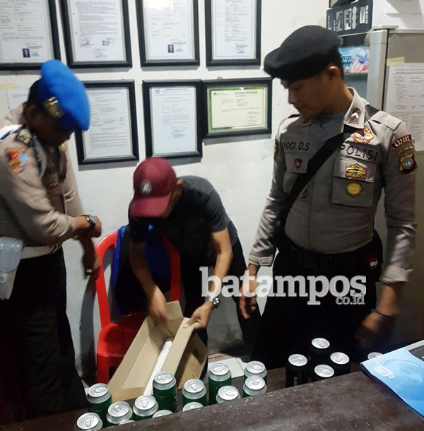 Polisi Razia Penjual Mikol Tanpa Izin