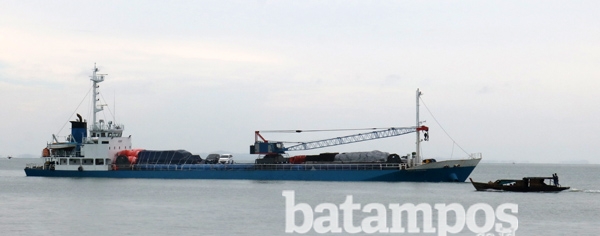 Kapal Barang Kandas di Tanjungpinang
